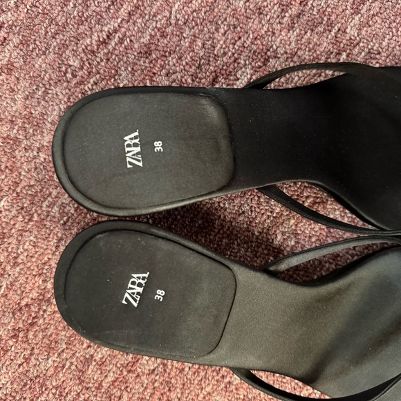 Zara Women's Elegant Black Sandals - Picture 2 of 5